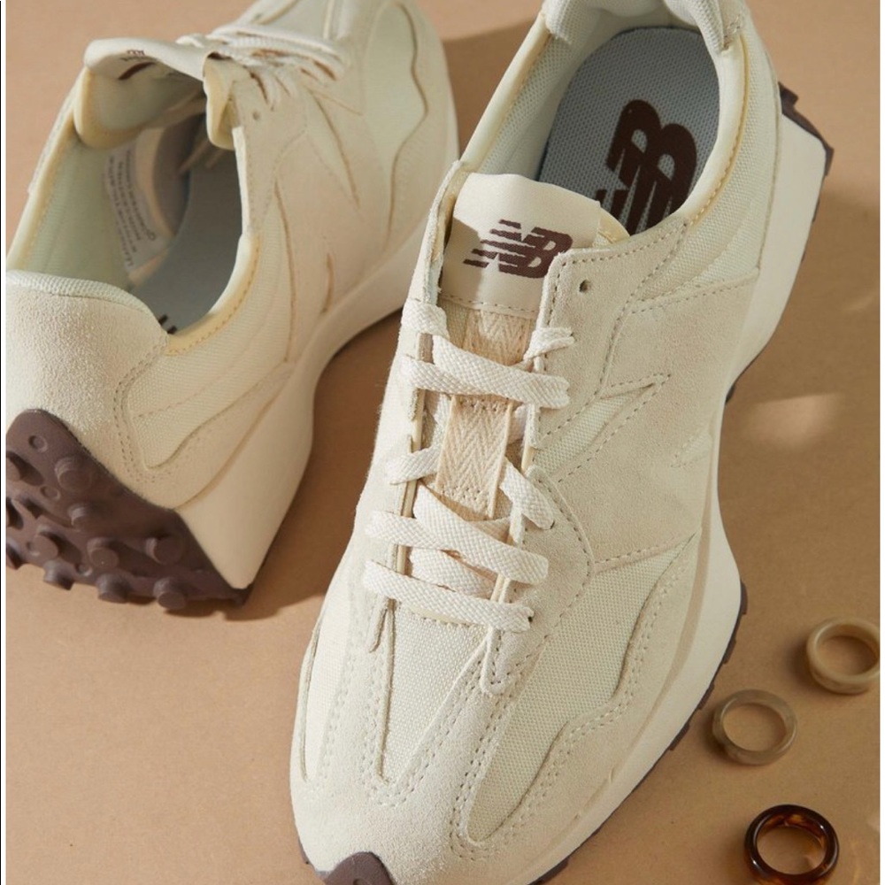 New Balance 327 Angora